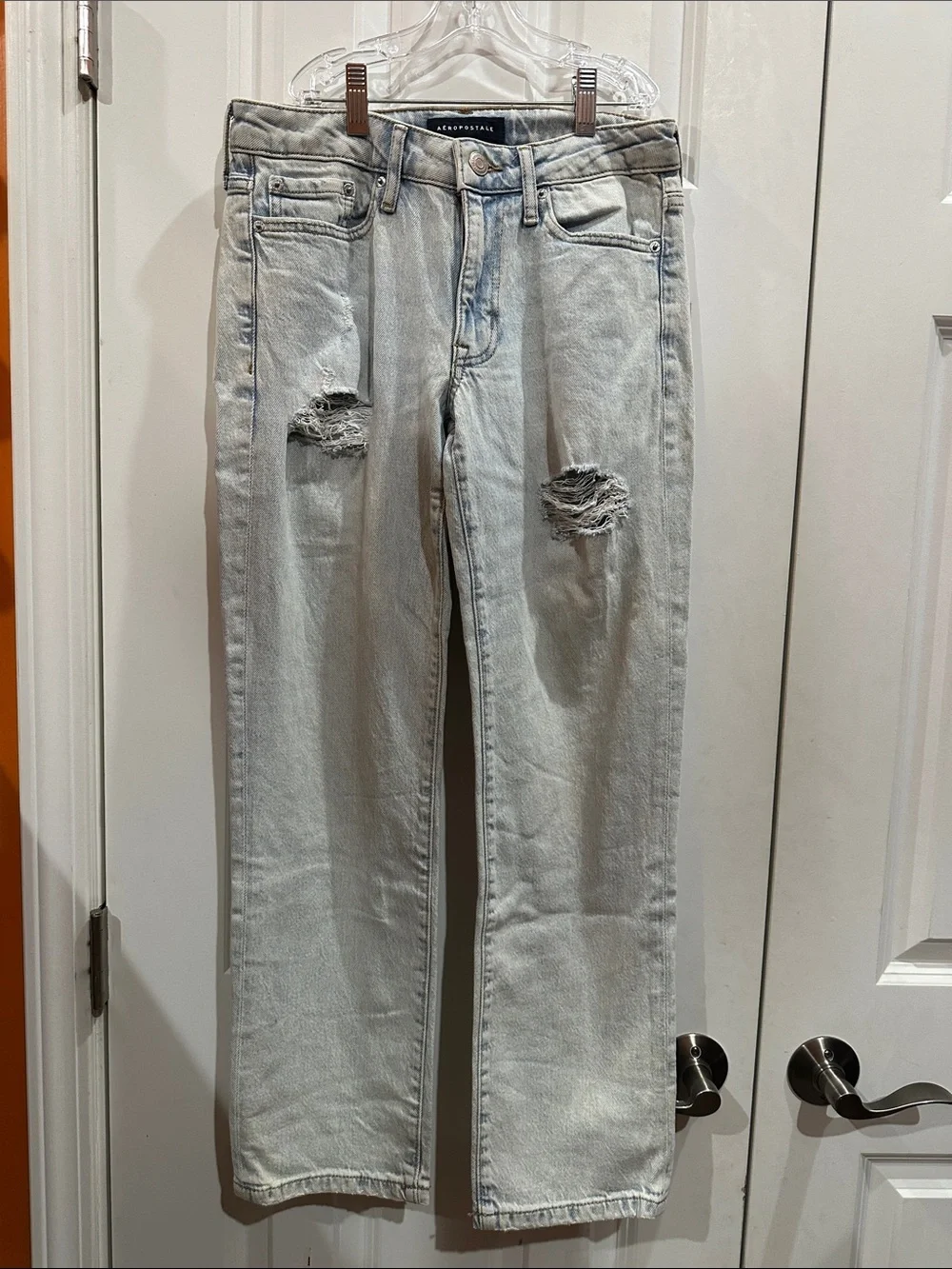 NWOT  Aeropostale Light Blue Distressed Straight Jeans size 2R